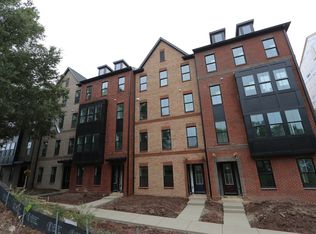 4817 Bauhaus Sq, Chantilly, VA 20151