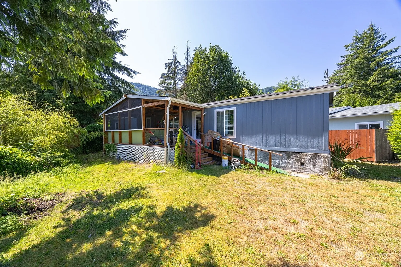 463 Vine Maple Way photo 1