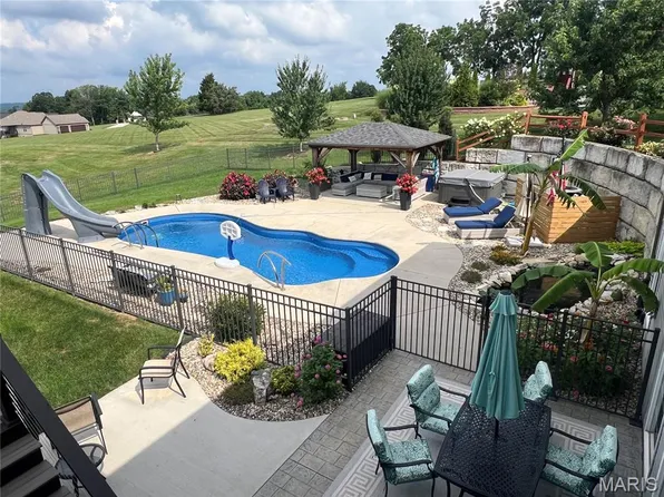 3112 Stonebridge Pl, Festus, MO 63028