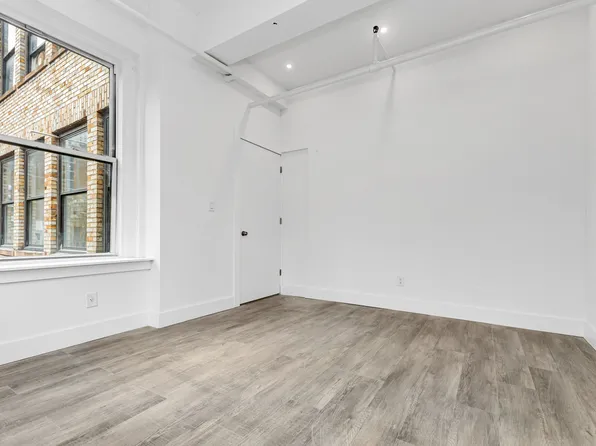 248 West 35th Street image 4 of 12