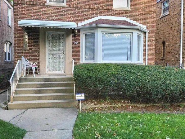 10539 S Eberhart Ave, Chicago, IL 60628