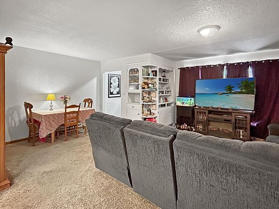 5th image of 413 Sylvan St