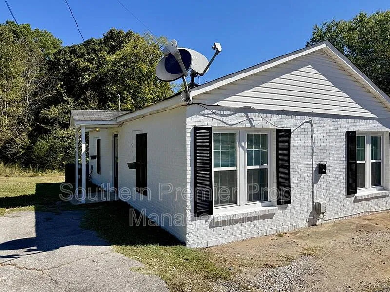 2 bed, 1.0 bath, 1064 sqft, $1,050 — Photo 4