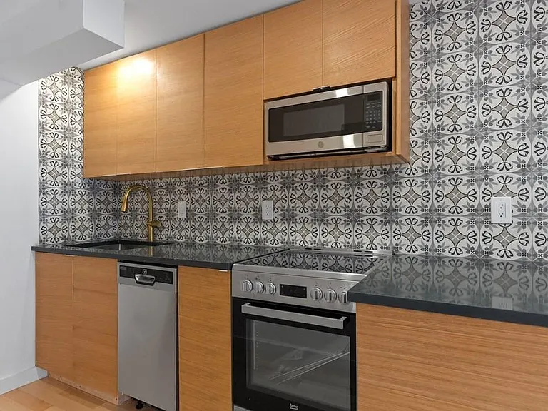 511 Beacon St #2 — Photo 7