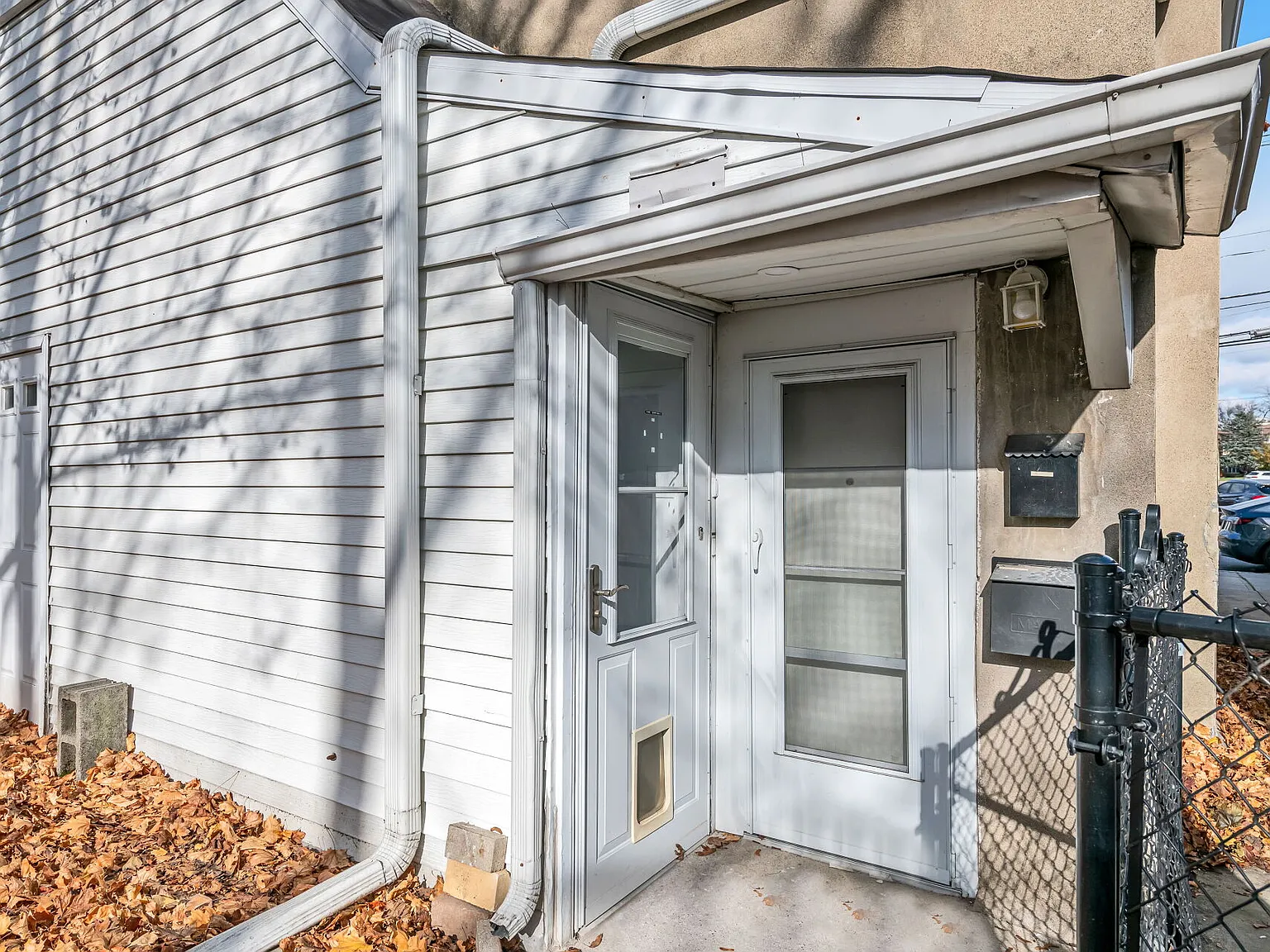 2 bed, $2,400 — Photo 3