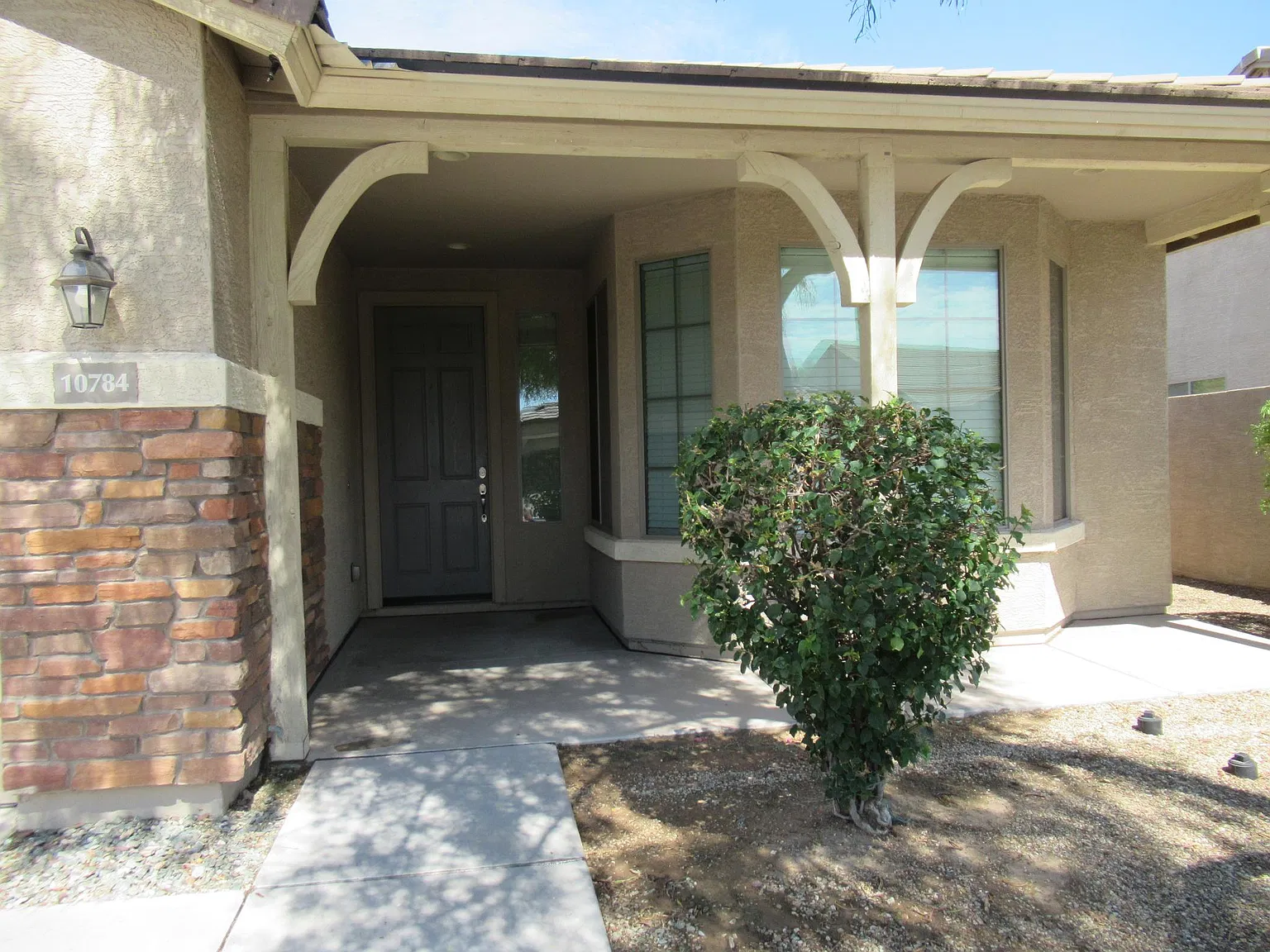 3 bed, 1710 sqft, $2,000 — Photo 2