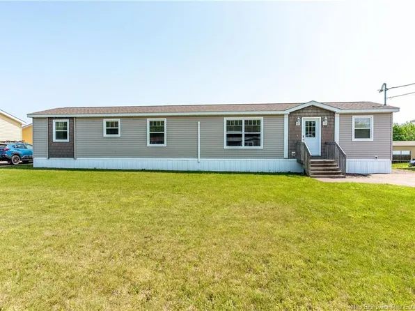 230 Bonaventure St, Shediac, NB E4P 0H1