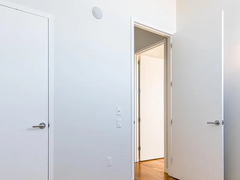 96 Dupont St #4L — Photo 19