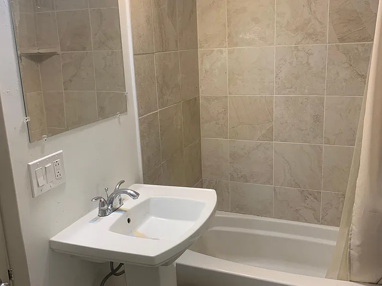 5631 Northumberland St #1 — Photo 14