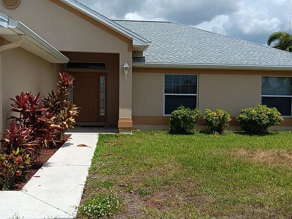 3rd image of 1221 NW 22nd Pl