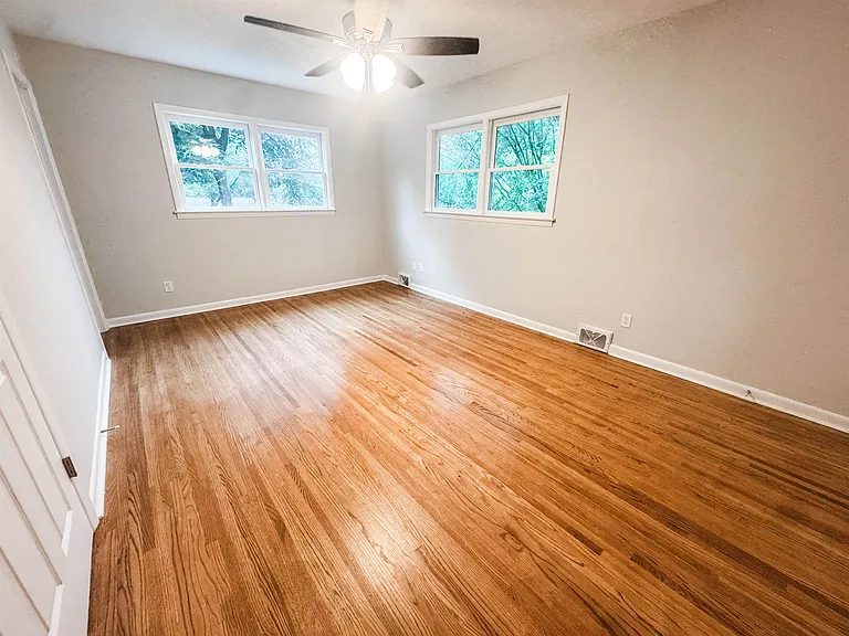 5504 Normandy Rd — Photo 15