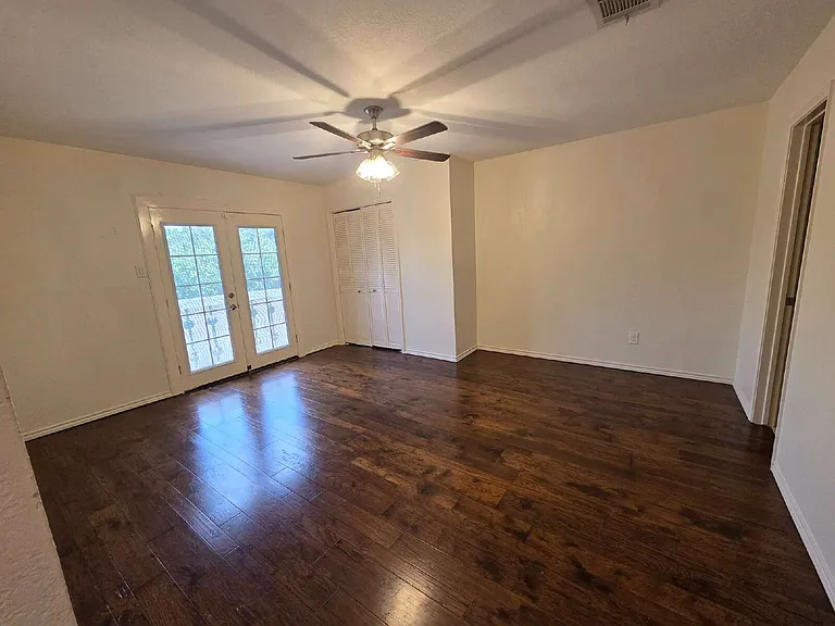 5839 Lake Point Dr — Photo 13