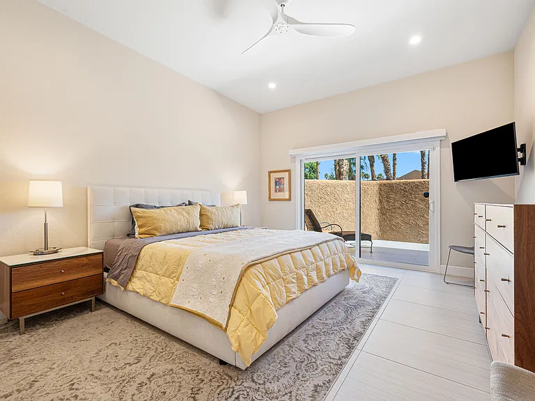 49069 Mariposa Dr — Photo 16