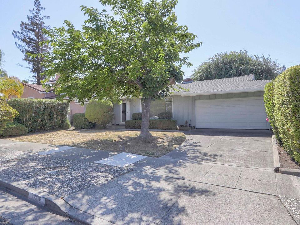 1st image of 1565 Daphne Dr
