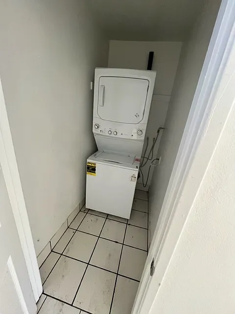7 bed, 3.5 bath, $2,000 — Photo 4