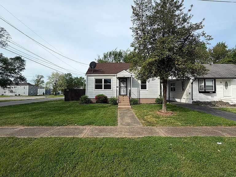 1600 Thornberry Ave — Photo 1