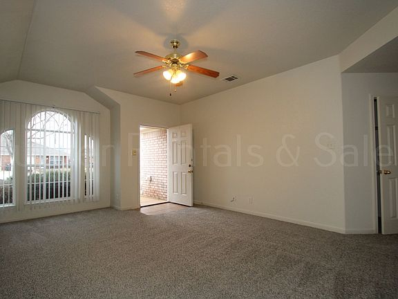 4th image of 2012A Schorn Dr