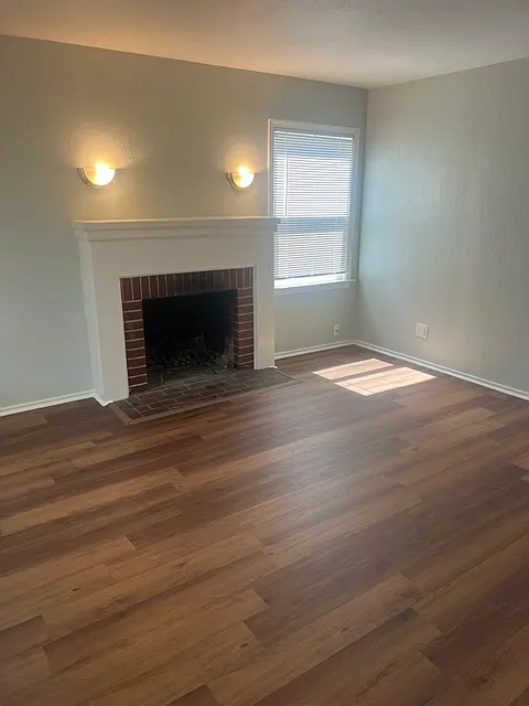3 bed, 1327 sqft, $2,400 — Photo 4