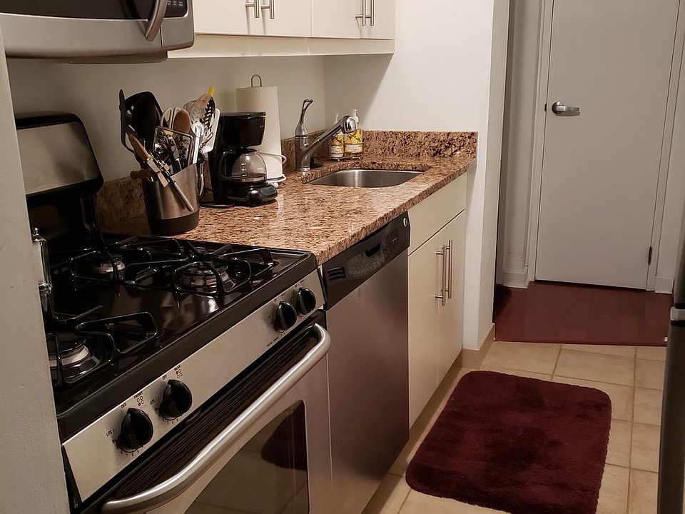1st image of 219 S 18th St #1419