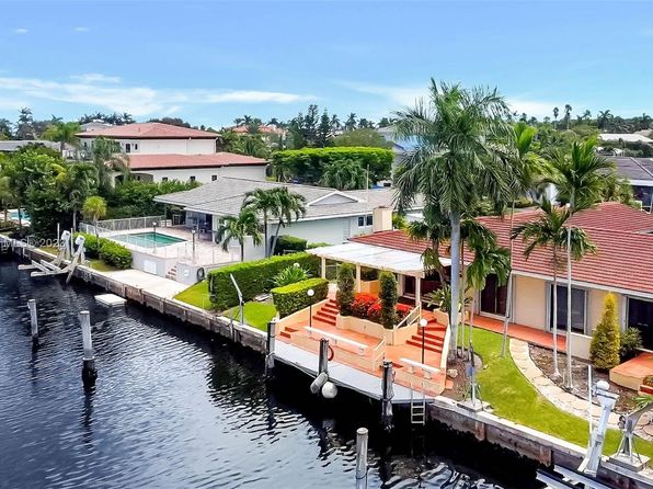 Miami Gated Communities - Miami Realtors, buying Coral Gables homes,  selling Coral Gables homes, Council of Residential Specialists