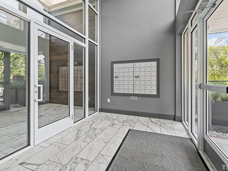 200 S Dawson St #202 — Photo 16