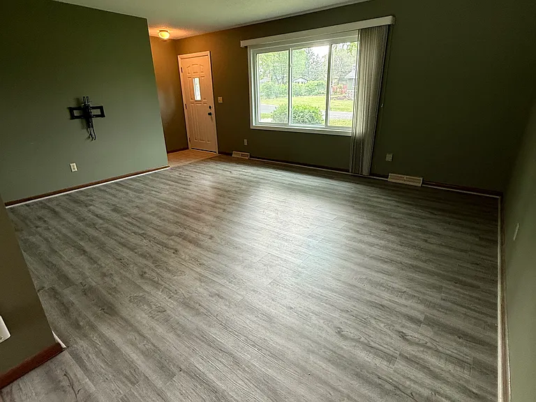 9244 Zinnia Ln N — Photo 1