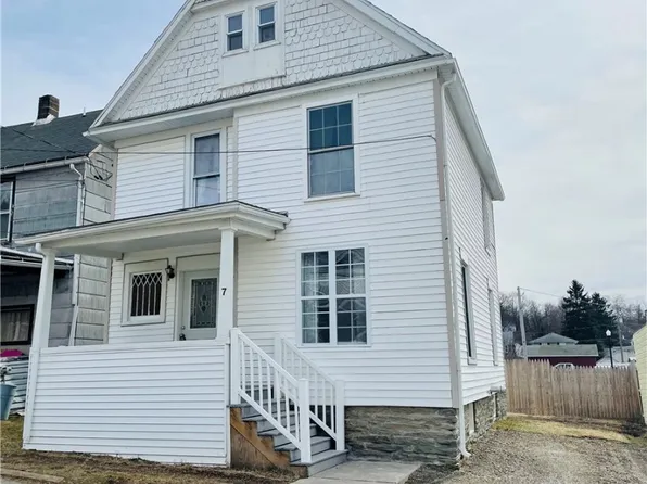 7 Wells St, Hornell, NY 14843