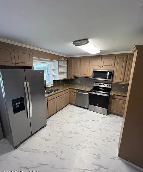 102 W Berkshire Rd — Photo 5