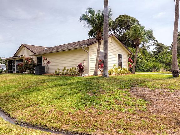2nd image of 2325 SE Luau Ave