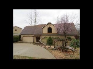 145 Lakeridge Rd, Rockaway Beach, MO 65740