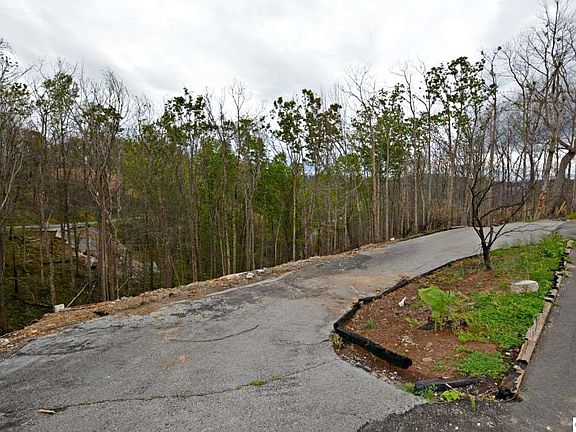 2nd image of 803 Crestwood Ln