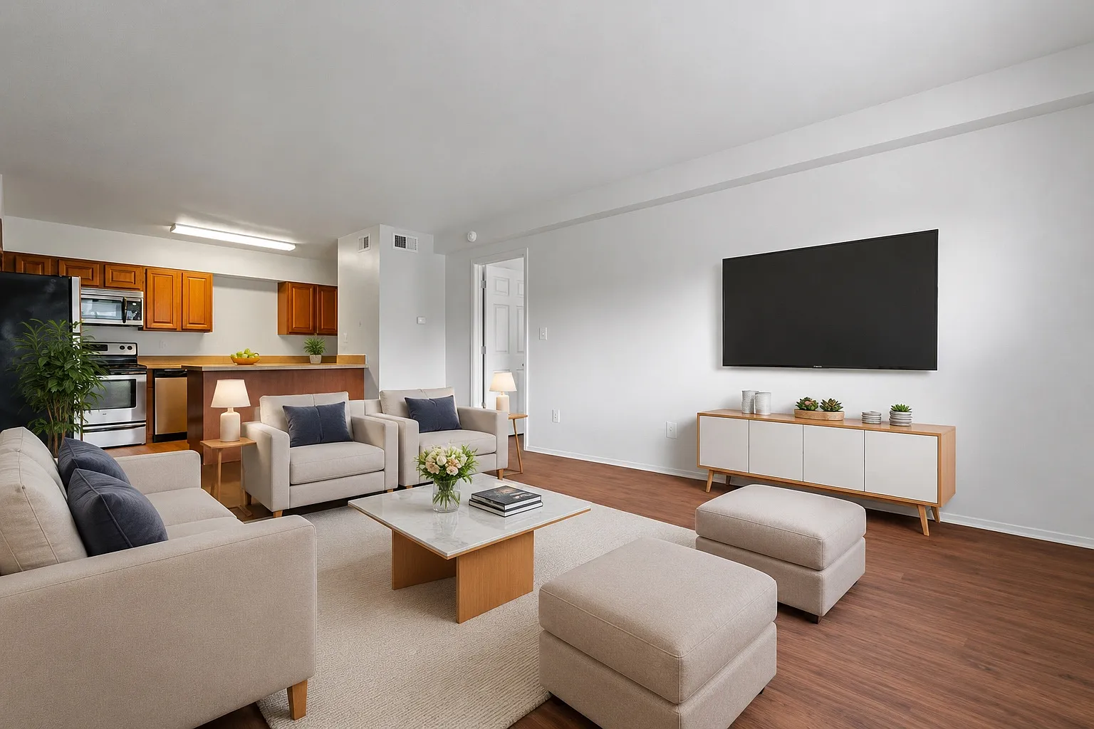 Langtry Apartments — Photo 4