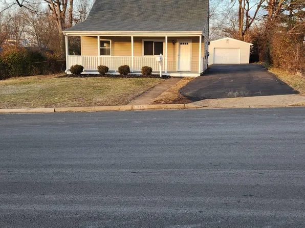 212 Cabbel Dr, Manassas Park, VA 20111