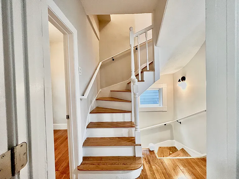 31 Adrian St #2A — Photo 14