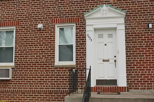 1st image of 2033 E 57th St #107F