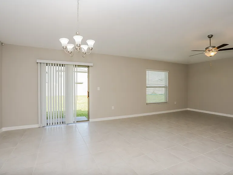 15306 Miller Creek Dr — Photo 4