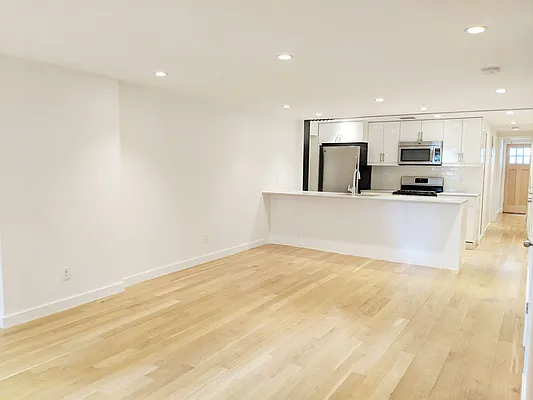 Rented by Compass | media 10