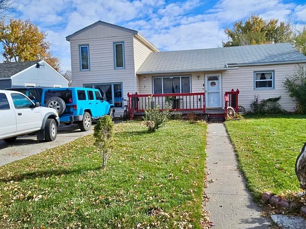 817 S 11th St, Worland, WY 82401