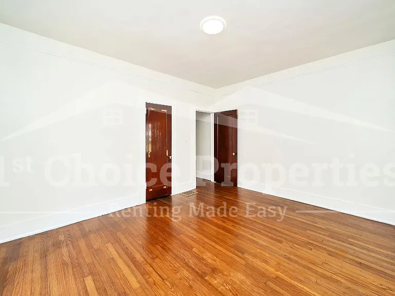 2321 22nd St W — Photo 8