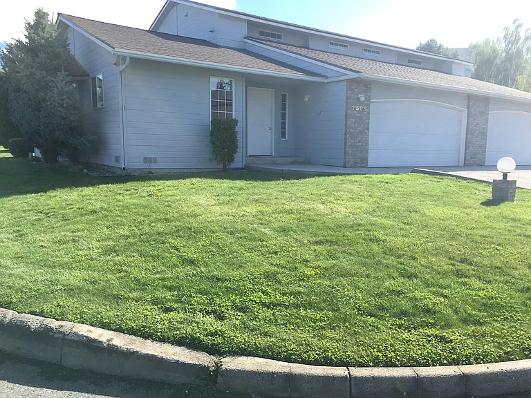 1505 Danawood Dr — Photo 3