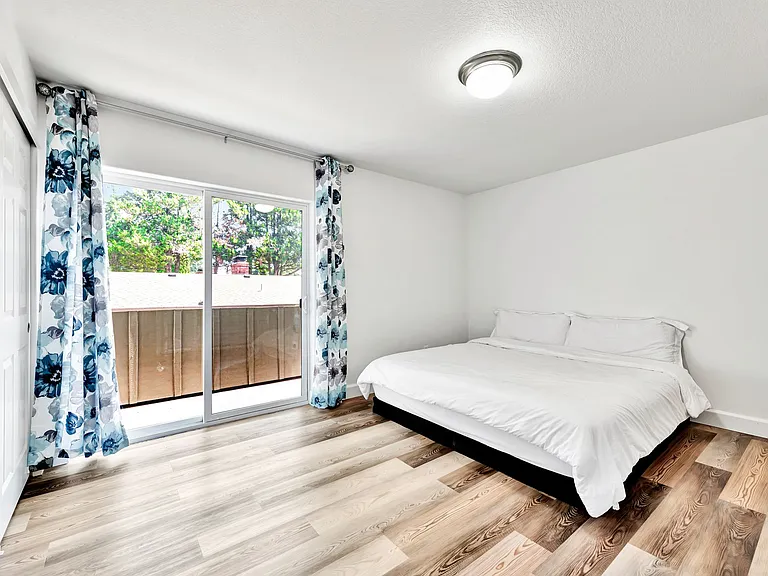 17512-17572 SE Pine St — Photo 44