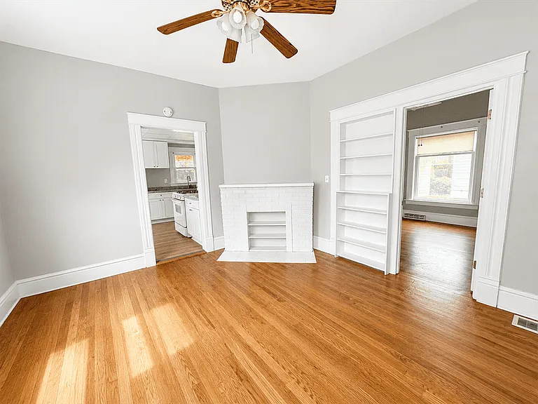 413 E Maple Ave #1 — Photo 3