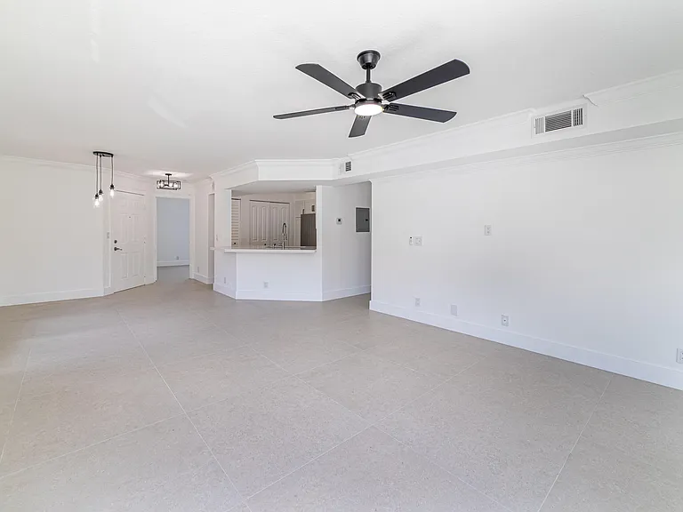 815 W Boynton Beach Blvd #12-106 — Photo 16