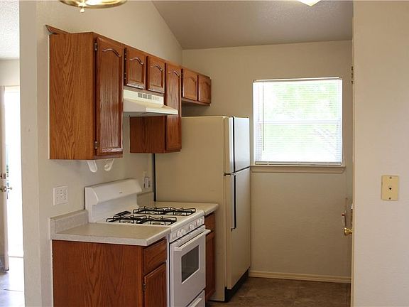 3rd image of 9117 Lacebark Elm Dr