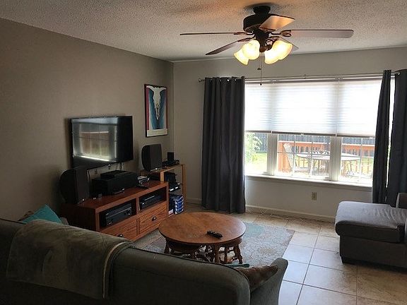 4th image of 5804 N Kingshyre Ln
