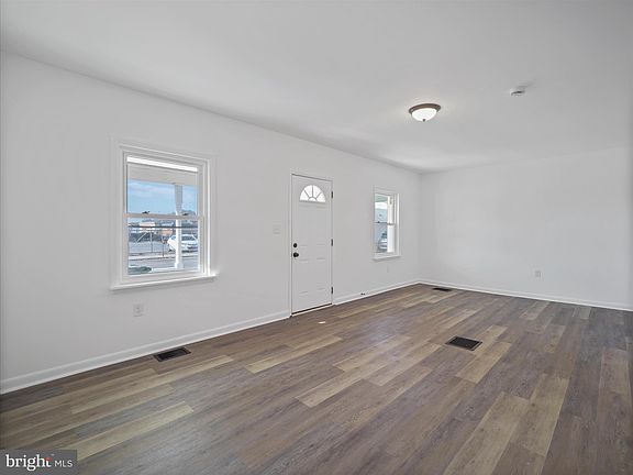5th image of 940 Pope Ave