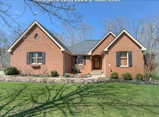 72 Meadowlark Dr, Ona, WV 25545