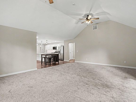 5th image of 43460 Van Auken Dr