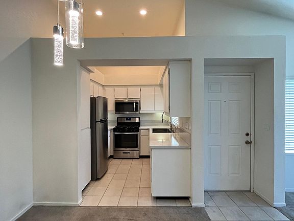 4th image of 6958 Gregorich Dr Unit H