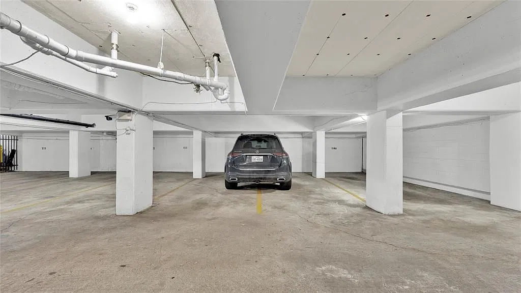 1 bed, 1.0 bath, 856 sqft, $1,900 — Photo 4